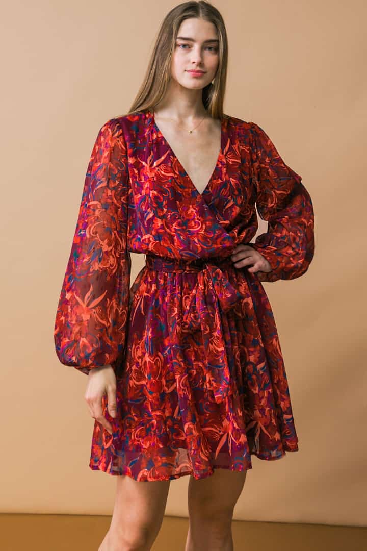 VESTIDO CORTO ESTMPADO.